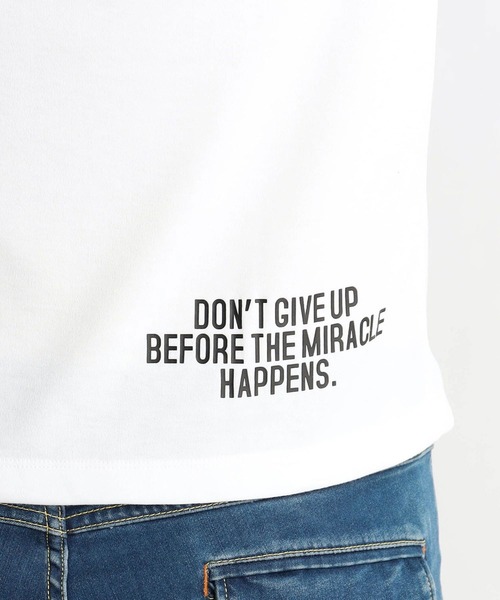 HIDEAWAYS NICOLE(ハイダウェイニコル)の「【WEB限定商品】ロゴプリント半袖Tシャツ(Tシャツ/カットソー・メンズ・ブラック系その他/オフホワイト/ホワイト系その他/ブラック・LARGE/X-LARGE/MEDIUM)」の6枚目の写真