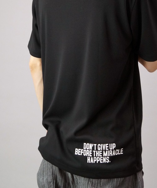 【関税送料込】 Hugo MIAMI ロゴ プリント Tシャツ 関税送料込】 Hugo MIAMI ロゴ プリント Tシャツ トップス（メンズ）