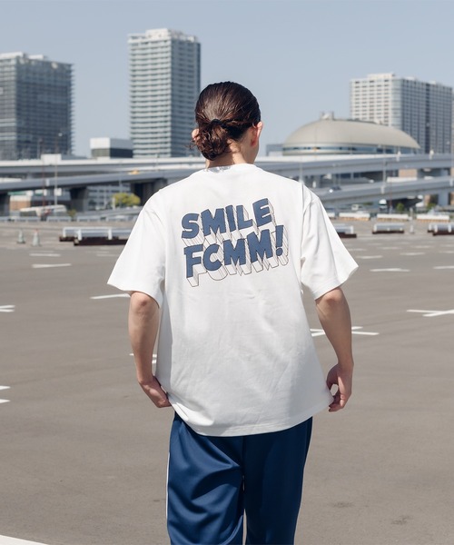 FCMM(エフシーエムエム)の「【日本限定アイテム】SMILE S/S TEE/スマイルショートスリーブT(Tシャツ/カットソー・メンズ・ブラック/ホワイト/ネイビー・LARGE/MEDIUM)」の1枚目の写真