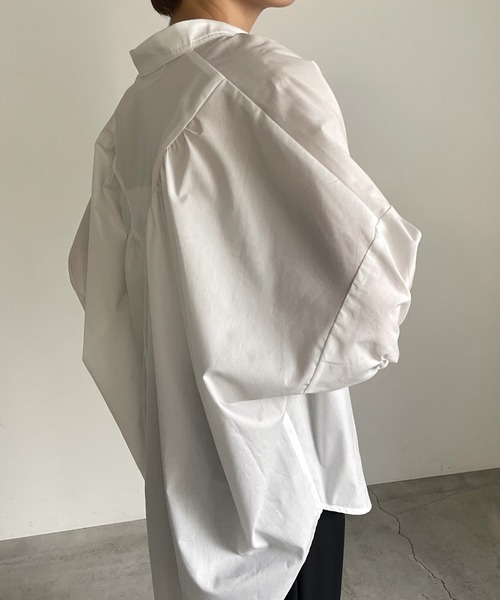 cona（コナ）の「スタンドギャザーVネックブラウス（シャツ/ブラウス・レディース・パープル/ブルー/オフホワイト・FREE）」の5枚目の写真