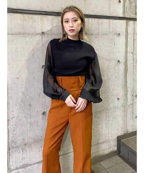 MURUA（ムルーア）の「シャイニースリーブドッキングニット（ニット/セーター・レディース・ブラック/ホワイト/ブルー・FREE）」の9枚目の写真