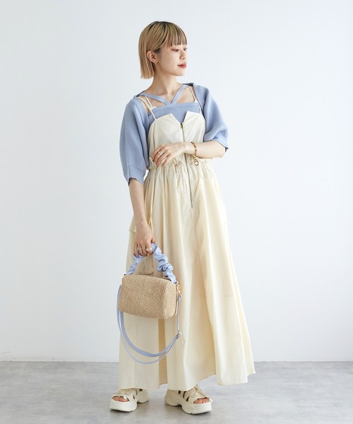 w closet（ダブルクローゼット）の「カーゴナイロンキャミワンピース（ワンピース・レディース・ブラック/ライトカーキ/グレイッシュベージュ/ブラウン/スミクロ・FREE）」の6枚目の写真