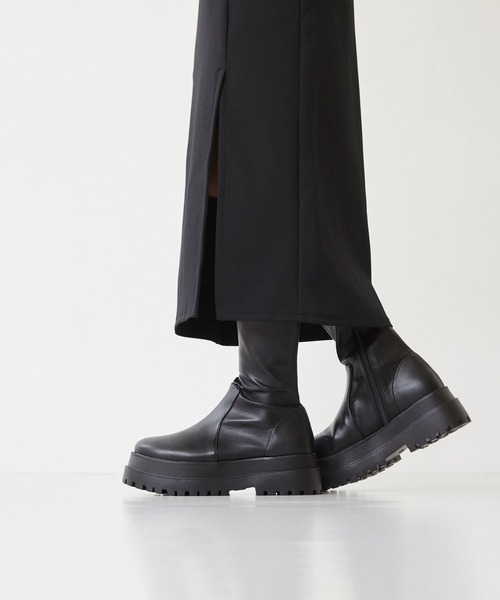 menue（メヌエ）の「ストレッチ 厚底 ミドルブーツ（ブーツ・レディース・アイボリー/ブラック・M/S/LL/L）」の10枚目の写真