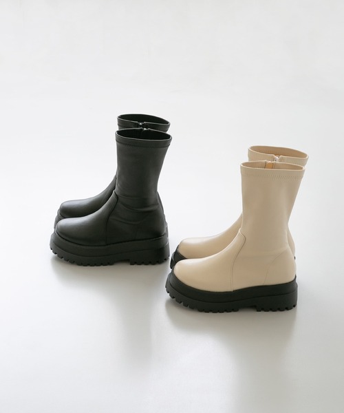 menue（メヌエ）の「ストレッチ 厚底 ミドルブーツ（ブーツ・レディース・アイボリー/ブラック・M/S/LL/L）」の22枚目の写真