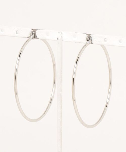 CIAOPANIC TYPY（チャオパニックティピー）の「【 lil/リル】メタルフープピアスM（ピアス（両耳用）・レディース・シルバー/ゴールド・ONE SIZE）」の9枚目の写真