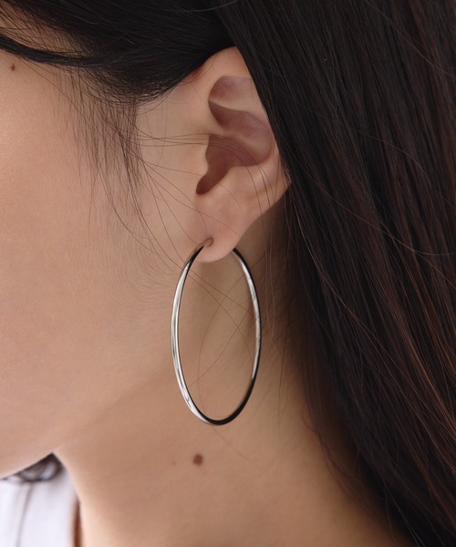 CIAOPANIC TYPY（チャオパニックティピー）の「【 lil/リル】メタルフープピアスM（ピアス（両耳用）・レディース・シルバー/ゴールド・ONE SIZE）」の3枚目の写真