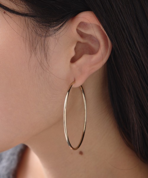 CIAOPANIC TYPY（チャオパニックティピー）の「【 lil/リル】メタルフープピアスM（ピアス（両耳用）・レディース・シルバー/ゴールド・ONE SIZE）」の4枚目の写真