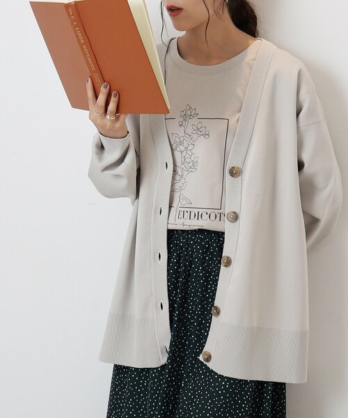 SHOO・LA・RUE（シューラルー）の「◆すっきり見せる スポンディッシュ Vネックカーディガン（カーディガン/ボレロ・レディース・ライトグレー系9/ブルー/ブラック/ブラウン系その他/ワインレッド・00）」の3枚目の写真