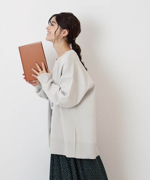 SHOO・LA・RUE（シューラルー）の「◆すっきり見せる スポンディッシュ Vネックカーディガン（カーディガン/ボレロ・レディース・ライトグレー系9/ブルー/ブラック/ブラウン系その他/ワインレッド・00）」の16枚目の写真