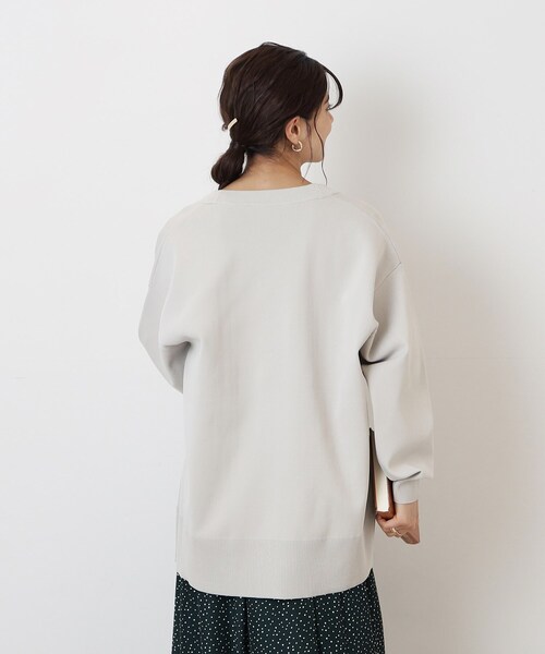 SHOO・LA・RUE（シューラルー）の「◆すっきり見せる スポンディッシュ Vネックカーディガン（カーディガン/ボレロ・レディース・ライトグレー系9/ブルー/ブラック/ブラウン系その他/ワインレッド・00）」の17枚目の写真