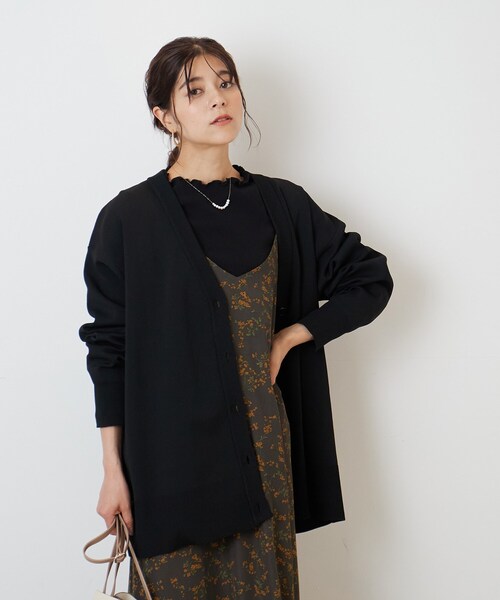 SHOO・LA・RUE（シューラルー）の「◆すっきり見せる スポンディッシュ Vネックカーディガン（カーディガン/ボレロ・レディース・ライトグレー系9/ブルー/ブラック/ブラウン系その他/ワインレッド・00）」の21枚目の写真