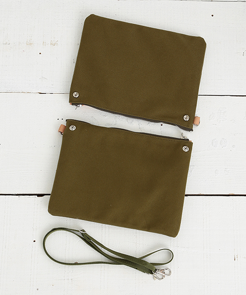 B:MING by BEAMS（ビーミングバイビームス）の「buddy×ビーミング by ビームス / 別注Twin Pouch（クラッチバッグ・レディース・ブラック/オリーブ・ONE SIZE）」の18枚目の写真