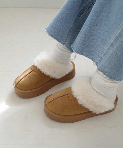 AmiAmi（アミアミ）の「【2025秋冬再販！】厚底ムートンスリッパ/フェイクムートンスリッポン（スリッポン・レディース・ブラック/キャメル/グレイッシュベージュ・LL/L/M/S）」の12枚目の写真