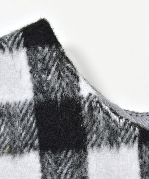 BeBe Petits Pois Vert(ベベプチポワヴェール)の「【店舗限定】ブロックチェックor千鳥柄ジャンパースカート(95~150cm)(ワンピース・キッズ・ベージュ系その他/ブラック系その他・120cm/110cm/130cm/140cm/150cm/100cm/95cm)」の9枚目の写真