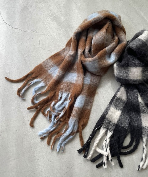 CANAL JEAN(キャナルジーン)の「El mar ブロックチェックフリンジストール(ストール/ショール・レディース・ホワイト×ブラック/サックスブルー/グリーン系その他・ONE SIZE)」の4枚目の写真