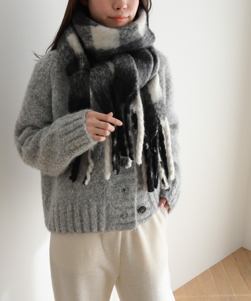 CANAL JEAN(キャナルジーン)の「El mar ブロックチェックフリンジストール(ストール/ショール・レディース・ホワイト×ブラック/サックスブルー/グリーン系その他・ONE SIZE)」の10枚目の写真