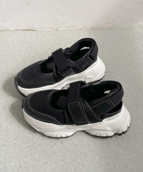 Shoes in Closet(シューズインクローゼット)の「+6.5㎝ 軽量 厚底 ボリュームソール メリージェーン スニーカー サンダル 2419(スニーカー・レディース・ブラック×ブラック/ホワイト/ブラック×ホワイト/ダークブラウン・M/L/LL/S/3L/XS)」の20枚目の写真