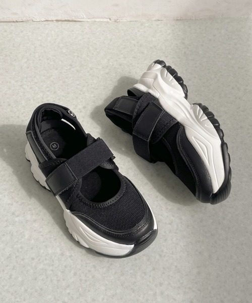 Shoes in Closet(シューズインクローゼット)の「+6.5㎝ 軽量 厚底 ボリュームソール メリージェーン スニーカー サンダル 2419(スニーカー・レディース・ブラック×ブラック/ホワイト/ブラック×ホワイト/ダークブラウン・M/L/LL/S/3L/XS)」の21枚目の写真