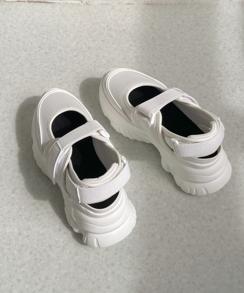 Shoes in Closet(シューズインクローゼット)の「+6.5㎝ 軽量 厚底 ボリュームソール メリージェーン スニーカー サンダル 2419(スニーカー・レディース・ブラック×ブラック/ホワイト/ブラック×ホワイト/ダークブラウン・M/L/LL/S/3L/XS)」の16枚目の写真