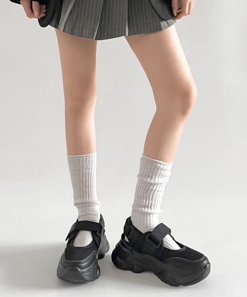 Shoes in Closet(シューズインクローゼット)の「軽量厚底 ボリュームソール ストラップ メリージェーン スニーカー 2419(スニーカー・レディース・ブラック×ブラック/ホワイト/ブラック×ホワイト/ダークブラウン・M/L/LL/S/3L/XS)」の10枚目の写真