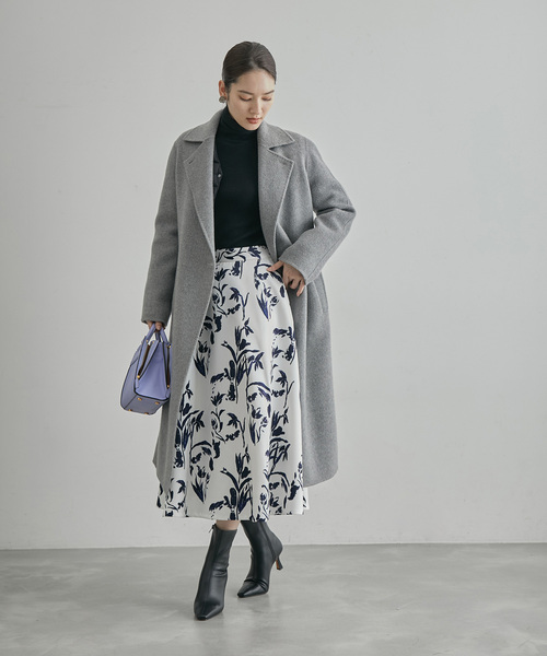 ROPE'(ロペ)の「サテンフレアスカート(無地/花柄)(スカート・レディース・ベージュ/オフホワイト・38/36)」の3枚目の写真