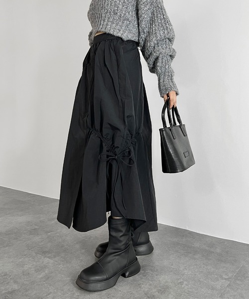 ISOOK(アイスー)の「【ISOOK / アイスー】アシンメトリーギャザーフレアスカート / ロング丈 ボリューム リボン ZOZOTOWN限定(スカート・レディース・カーキ/ブラック・FREE)」の11枚目の写真