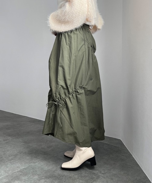 ISOOK(アイスー)の「【ISOOK / アイスー】アシンメトリーギャザーフレアスカート / ロング丈 ボリューム リボン ZOZOTOWN限定(スカート・レディース・カーキ/ブラック・FREE)」の3枚目の写真