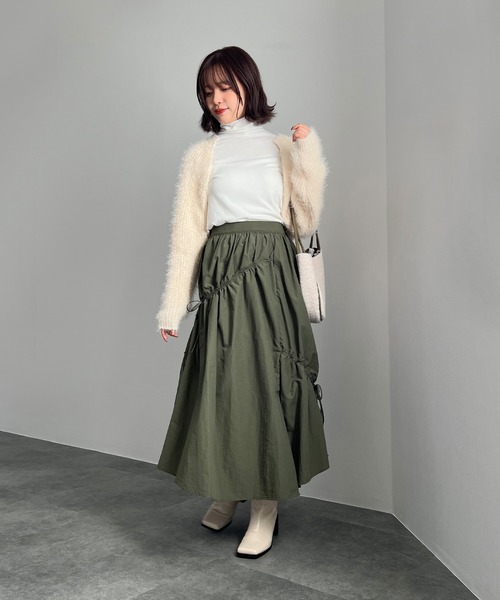 ISOOK(アイスー)の「【ISOOK / アイスー】アシンメトリーギャザーフレアスカート / ロング丈 ボリューム リボン ZOZOTOWN限定(スカート・レディース・カーキ/ブラック・FREE)」の4枚目の写真
