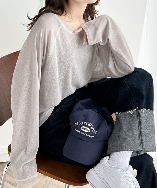 classicalelf(クラシカルエルフ)の「ゆるっとこなれトップス。袖ライン×無地アソートシアートップス(Tシャツ/カットソー・レディース・ライトグレー/オフホワイト/チャコールグレー/アイボリー/ブラック/ピンクベージュ・MEDIUM/LARGE/X-LARGE/SMALL)」の21枚目の写真