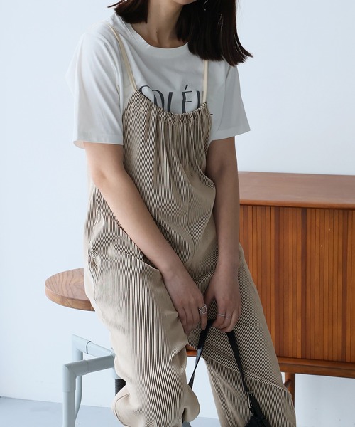 Girly Doll(ガーリードール)の「ワイドサロペットパンツ(サロペット/オーバーオール・レディース・グレイッシュベージュ/ブラック/アイボリー/ベージュ・F)」の9枚目の写真