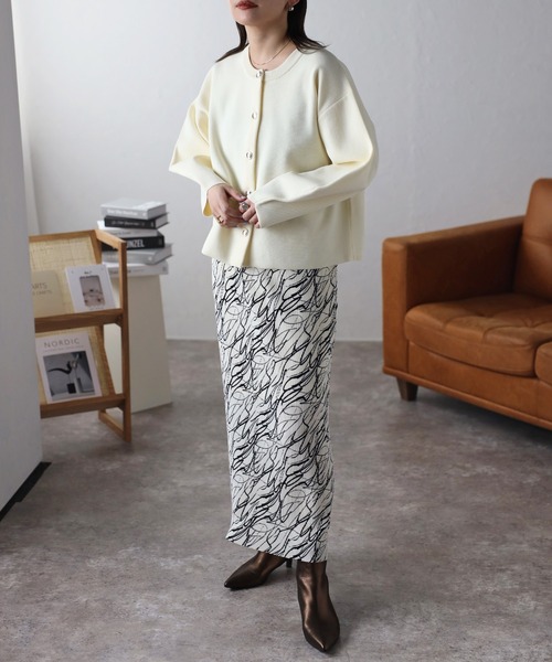 ap retro（アプレトロ）の「総柄プリーツタイトスカート（スカート・レディース・オフホワイト/ブラック・MEDIUM）」の22枚目の写真