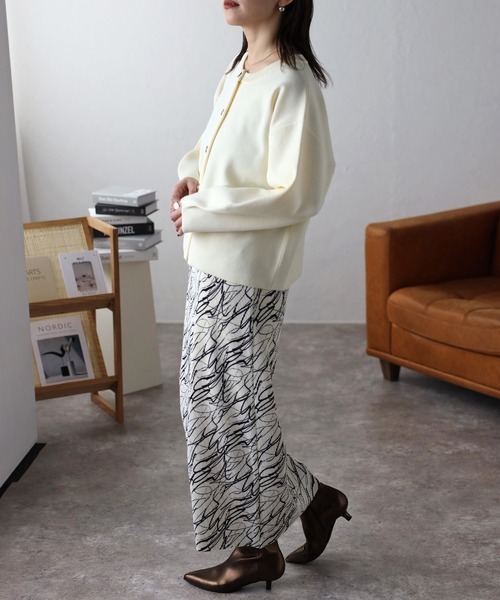 ap retro（アプレトロ）の「総柄プリーツタイトスカート（スカート・レディース・オフホワイト/ブラック・MEDIUM）」の20枚目の写真