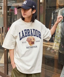 Labrador Retriever（ラブラドールリトリーバー）の「Labrador Retriever/ラブラドールレトリーバー 別注 カレッジロゴ刺繍 ビッグシルエット半袖Tシャツ（Tシャツ/カットソー）」