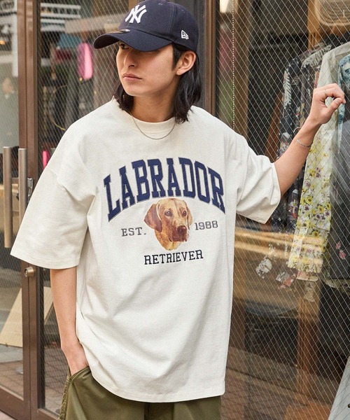 Labrador Retriever（ラブラドールリトリーバー）の「Labrador Retriever/ラブラドールレトリーバー 別注 カレッジロゴ刺繍 ビッグシルエット半袖Tシャツ（Tシャツ/カットソー・メンズ・スミクロ/ネイビー/グリーン/ブラウン/ホワイト系/ブラック/サックスブルー/オフホワイト/ホワイト系1/ブラック系1/グレイッシュベージュ・M/L）」の14枚目の写真