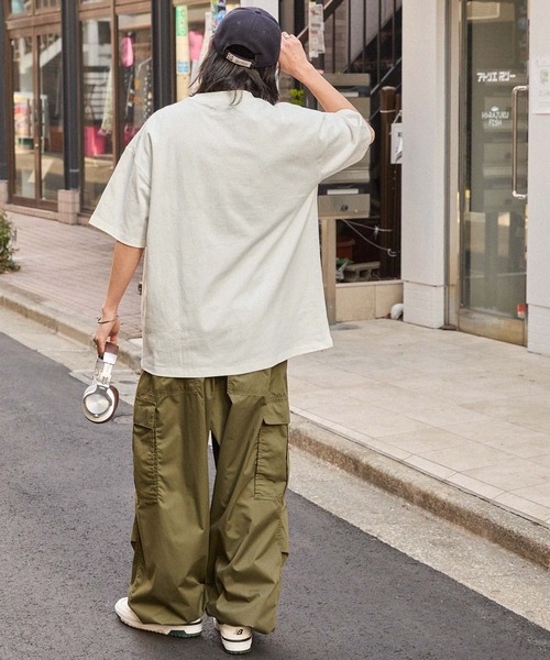 Labrador Retriever（ラブラドールリトリーバー）の「Labrador Retriever/ラブラドールレトリーバー 別注 カレッジロゴ刺繍 ビッグシルエット半袖Tシャツ（Tシャツ/カットソー・メンズ・スミクロ/ネイビー/グリーン/ブラウン/ホワイト系/ブラック/サックスブルー/オフホワイト/ホワイト系1/ブラック系1/グレイッシュベージュ・M/L）」の20枚目の写真