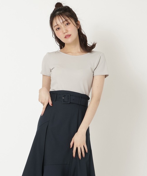 REDYAZEL（レディアゼル）の「カップ付きTシャツ（Tシャツ/カットソー・レディース・ブラック/オフホワイト/ライトグレー・FREE）」の3枚目の写真