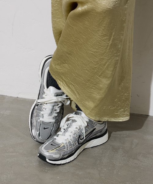 NIKE（ナイキ）の「【NIKE/ ナイキ】P-6000:スニーカー（スニーカー・レディース・シルバー・24cm/24.5cm/25cm）」の4枚目の写真