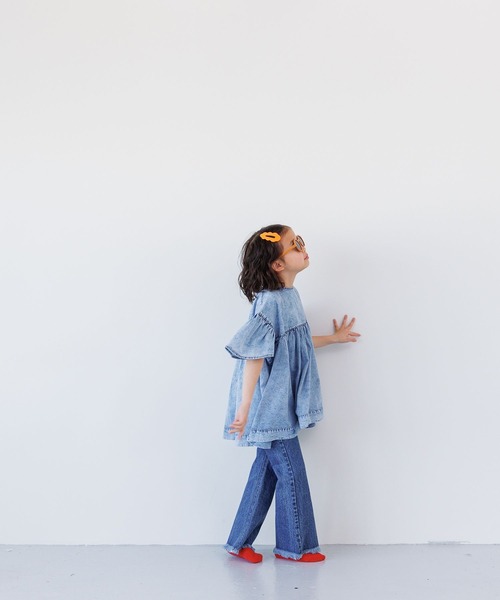 LOWRYS FARM（ローリーズファーム）の「デニムボリュームブラウス　 115559（シャツ/ブラウス・キッズ・ブルー/ケミカルウォッシュ・110cm/120cm/130cm/140cm/150cm）」の4枚目の写真