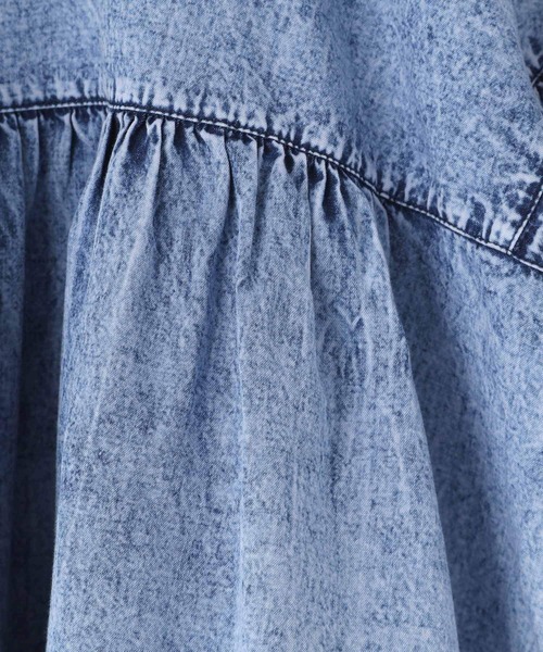 LOWRYS FARM（ローリーズファーム）の「デニムボリュームブラウス　 115559（シャツ/ブラウス・キッズ・ブルー/ケミカルウォッシュ・110cm/120cm/130cm/140cm/150cm）」の21枚目の写真