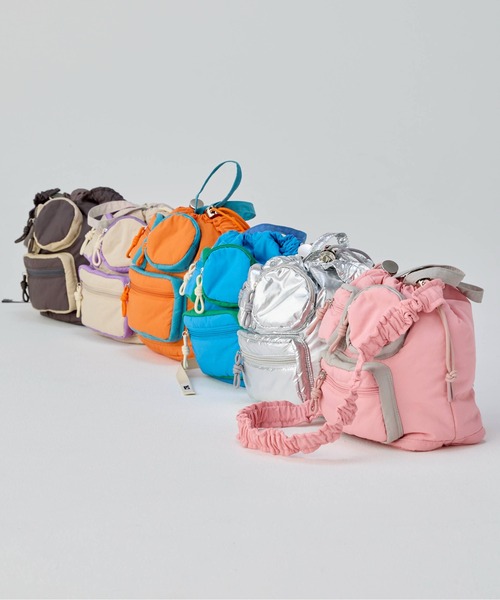 CONTROL FREAK / CTFK（コントロールフリーク）の「CONTROL FREAK / CTFK（コントロールフリーク）撥水ギャザーマルチポケットショルダー（ショルダーバッグ・レディース・チャコール/アイボリー/ブルー/シルバー/オレンジ/ピンク・FREE）」の20枚目の写真