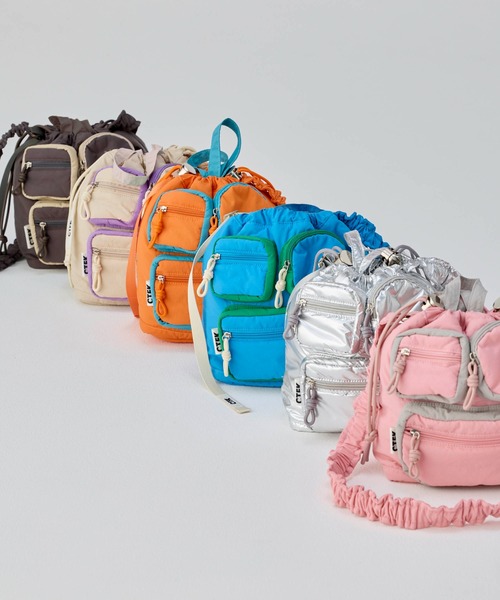 CONTROL FREAK（コントロールフリーク）の「CONTROL FREAK / CTFK（コントロールフリーク）撥水ギャザーマルチポケットショルダー（ショルダーバッグ・レディース・チャコール/アイボリー/ブルー/シルバー/オレンジ/ピンク・FREE）」の7枚目の写真