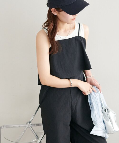 DISCOAT(ディスコート)の「【新色追加!/WEB限定】フリルサロペット(サロペット/オーバーオール・レディース・ブラック/モカ/ライトベージュ/チャコールグレー・SMALL/MEDIUM)」の8枚目の写真