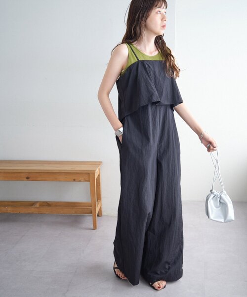 DISCOAT(ディスコート)の「【新色追加!/WEB限定】フリルサロペット(サロペット/オーバーオール・レディース・ブラック/モカ/ライトベージュ/チャコールグレー・SMALL/MEDIUM)」の13枚目の写真