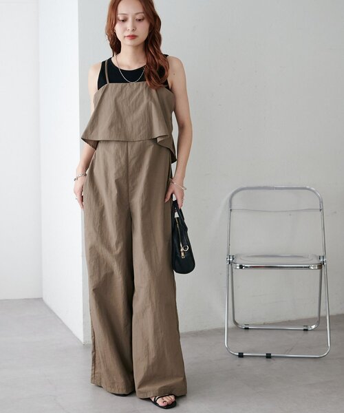 DISCOAT(ディスコート)の「【新色追加!/WEB限定】フリルサロペット(サロペット/オーバーオール・レディース・ブラック/モカ/ライトベージュ/チャコールグレー・SMALL/MEDIUM)」の20枚目の写真