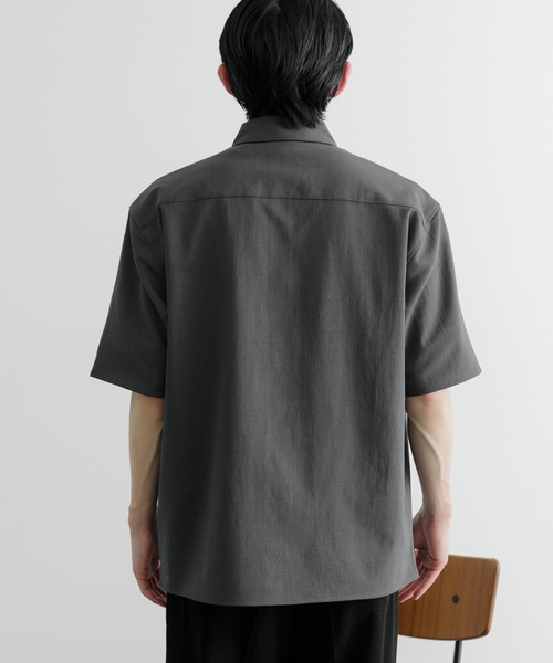 ITEMS URBANRESEARCH（アイテムズ アーバンリサーチ）の「ドライタッチ レギュラーカラー 半袖シャツ（シャツ/ブラウス・メンズ・ミント/ブルー/チャコールグレー/アイボリー・MEDIUM/LARGE）」の14枚目の写真