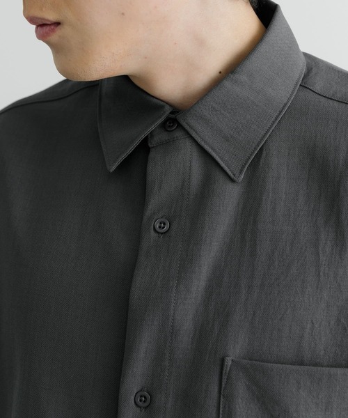 ITEMS URBANRESEARCH（アイテムズ アーバンリサーチ）の「ドライタッチ レギュラーカラー 半袖シャツ（シャツ/ブラウス・メンズ・ミント/ブルー/チャコールグレー/アイボリー・MEDIUM/LARGE）」の13枚目の写真