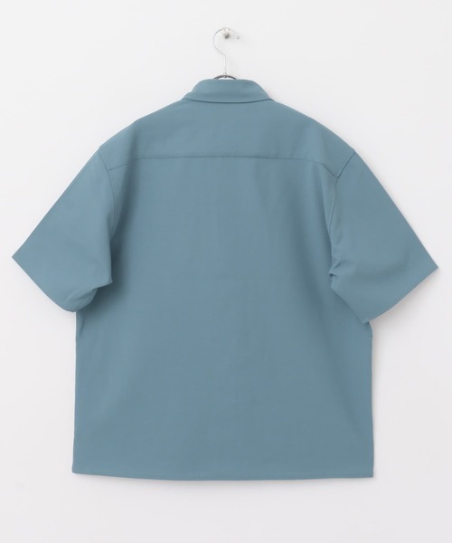 ITEMS URBANRESEARCH（アイテムズ アーバンリサーチ）の「ドライタッチ レギュラーカラー 半袖シャツ（シャツ/ブラウス・メンズ・ミント/ブルー/チャコールグレー/アイボリー・MEDIUM/LARGE）」の5枚目の写真