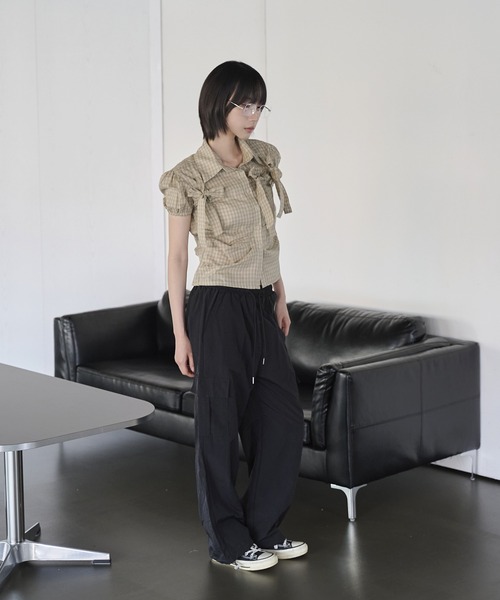 UNE MANSION(ユヌマンション)の「【ストリング付き】ストレートナイロンカーゴパンツ(カーゴパンツ・レディース・ピンク/チャコール/スカイブルー/カーキ/ブラック・FREE)」の7枚目の写真