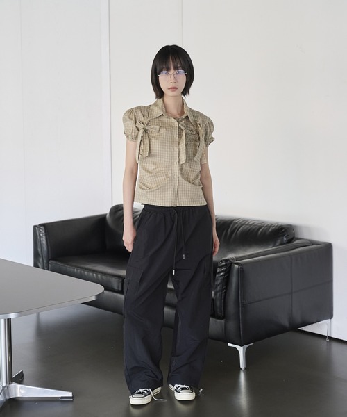 UNE MANSION(ユヌマンション)の「【ストリング付き】ストレートナイロンカーゴパンツ(カーゴパンツ・レディース・ピンク/チャコール/スカイブルー/カーキ/ブラック・FREE)」の6枚目の写真