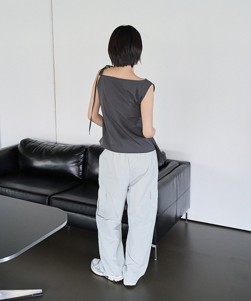 UNE MANSION(ユヌマンション)の「【ストリング付き】ストレートナイロンカーゴパンツ(カーゴパンツ・レディース・ピンク/チャコール/スカイブルー/カーキ/ブラック・FREE)」の11枚目の写真